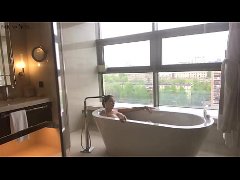 ❤️ Pitikek mezin Bi dilgermî pizika xwe di serşokê de dihejîne ☑ Porno li ku.novoporn-com.ru ☑